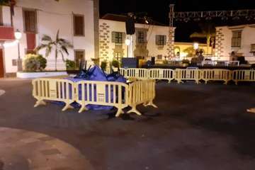  Limpieza retira decenas de toneladas de residuos de la Noche de San Juan en Telde/TA.